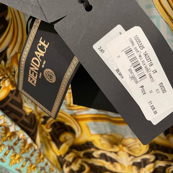 Versace Limited Edition Men’s Silk shirt - Picture 3 of 9